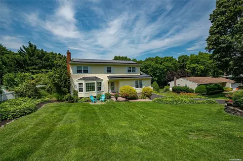 30 Sunhill Rd #A, Nesconset, NY 11767