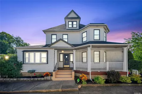 92 Wavecrest St, Valley Stream, NY 11581