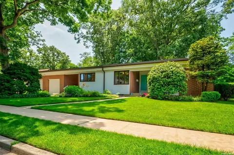 790 Durham Rd, East Meadow, NY 11554