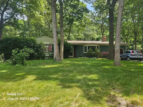 391 Hewlett Ave, Patchogue, NY 11772