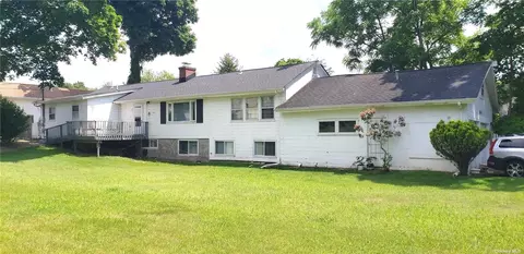 51 West St, Northport, NY 11768