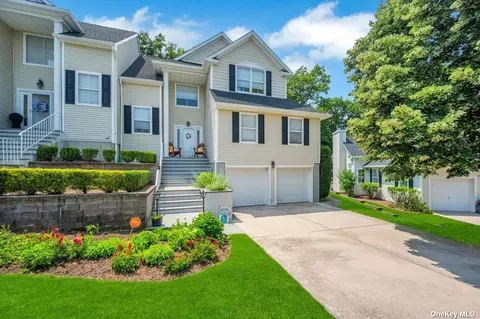 17 Vantage #17, Port Jefferson, NY 11777