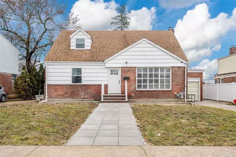 1618 Salem Rd, Valley Stream, NY 11580