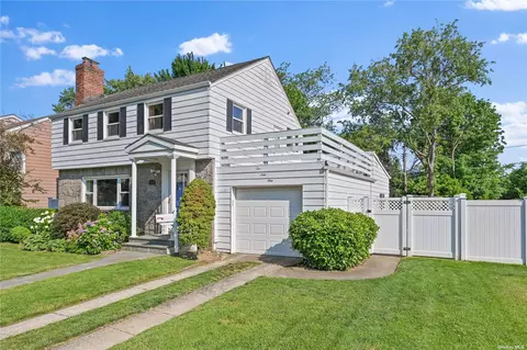 1069 Milburn Rd, Valley Stream, NY 11580