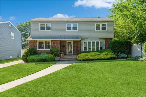 43 Johnson Pl, Oceanside, NY 11572