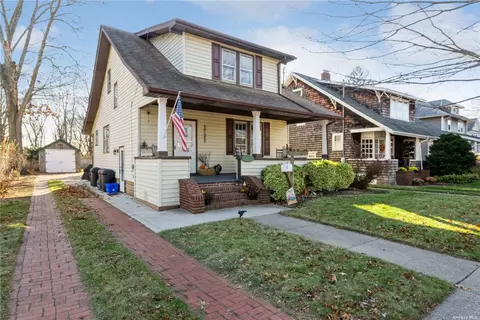 966 Thomas Ave, Baldwin, NY 11510