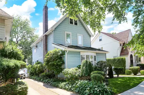 32-21 156th St, Flushing, NY 11354
