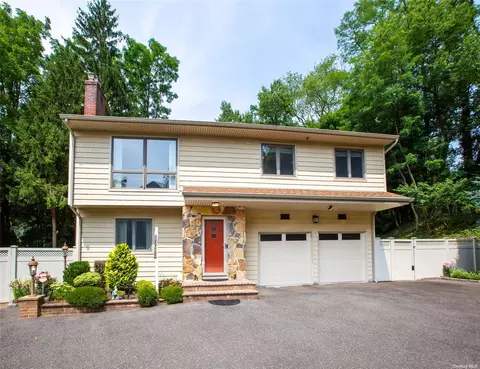 201 Woodbury Rd, Woodbury, NY 11797