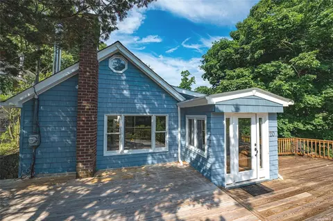 20 Xyris Rd, Rocky Point, NY 11778