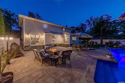 1865 Zana Ct, Merrick, NY 11566