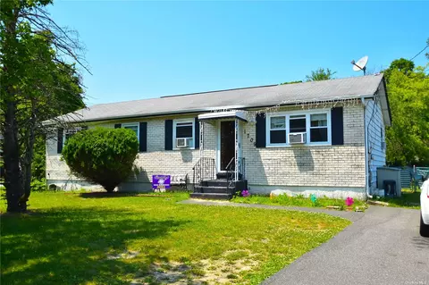 1709 Spur Dr, Central Islip, NY 11722