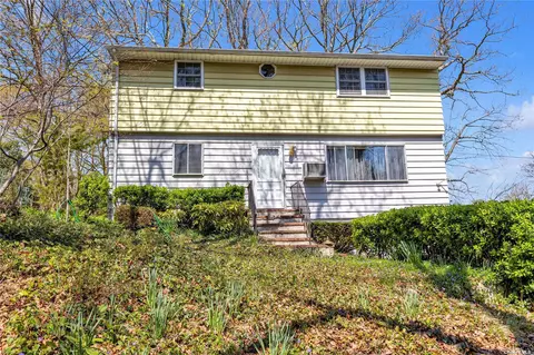 13 Pauline Pl, East Northport, NY 11731