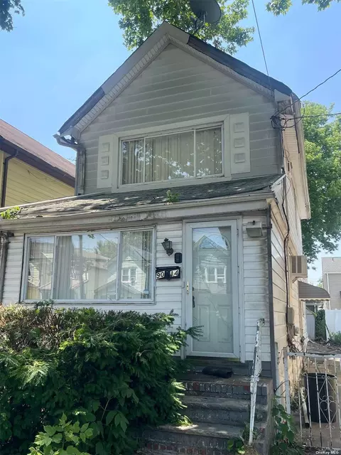 90-14 209th St, Queens Village, NY 11428