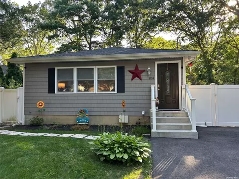 204 Harrison Ave, Miller Place, NY 11764