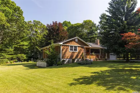 900 Midwood Rd, Cutchogue, NY 11935