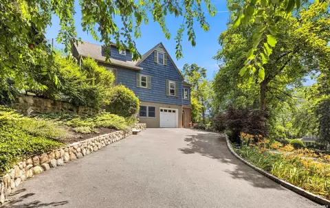 299 Glen Ave, Sea Cliff, NY 11579