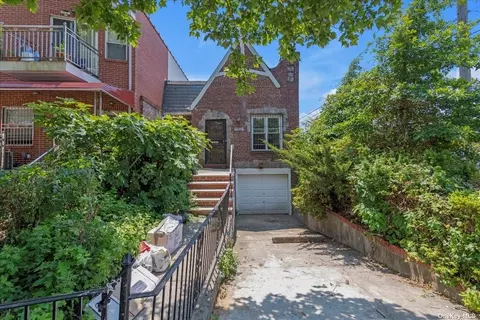 142-02 59th Ave, Flushing, NY 11355