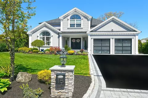 15 Washington Ave, Smithtown, NY 11787