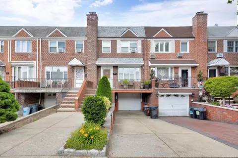 61-38 75th Pl, Middle Village, NY 11379