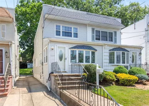 42-27 249th St, Little Neck, NY 11363