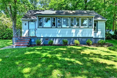 106 Greenlawn Rd, Sound Beach, NY 11789