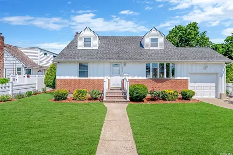 1171 Alcyon Pl, Uniondale, NY 11553