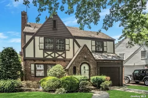 18 W Revere Dr, Floral Park, NY 11001