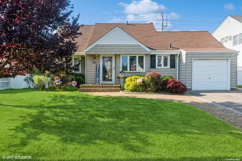 3507 Princeton Dr N, Wantagh, NY 11793