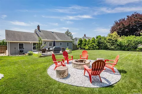 411 Claus Ave, Riverhead, NY 11901