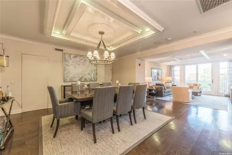 100 Harbor View Dr #215, Port Washington, NY 11050