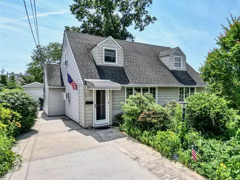 619 Chelsea Rd, Oceanside, NY 11572