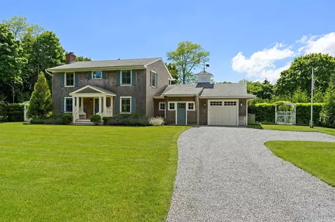 55 Lamb Ave, Quogue, NY 11959