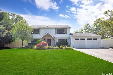 50 Pembrook Dr, Stony Brook, NY 11790