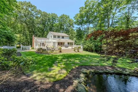 129 Oakwood Rd, Port Jefferson, NY 11777