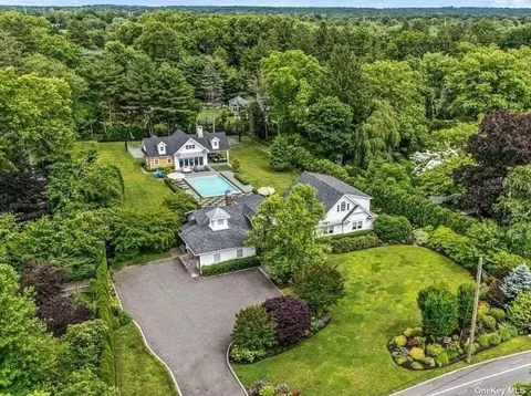 180 Lake Rd, Huntington, NY 11743