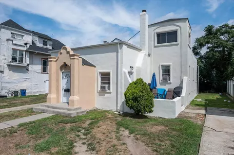49 E Hudson St, Long Beach, NY 11561