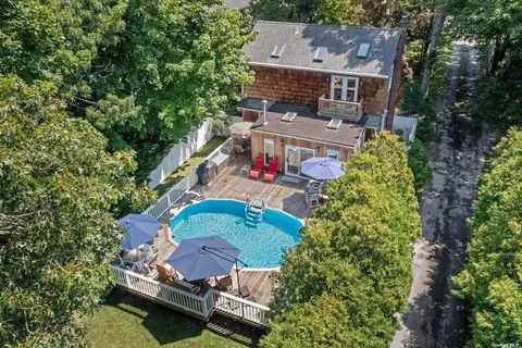 15 Baycrest Ave, Westhampton, NY 11977