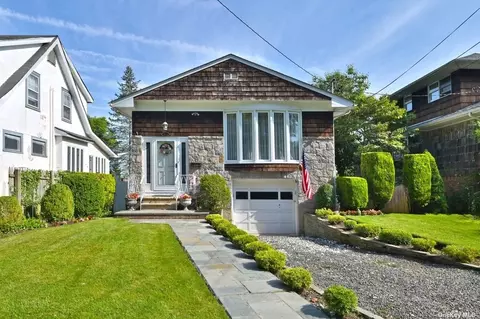 345 Richmond Rd, Douglaston, NY 11363