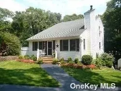 11 Malverne Rd, Sound Beach, NY 11789