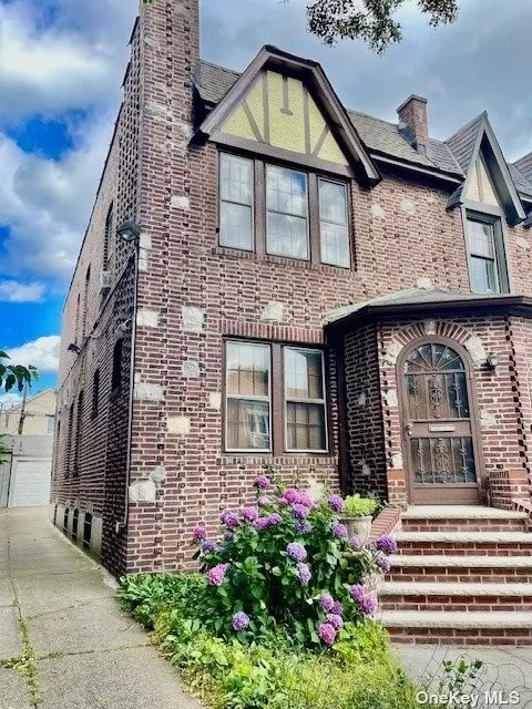 26-19 91st St, East Elmhurst, NY 11369