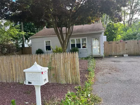 116 N 20th St, Wyandanch, NY 11798