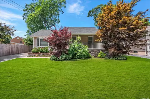 56 Princeton Ave, Smithtown, NY 11787