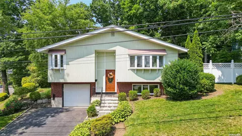 2 Highfield Ave, Port Washington, NY 11050
