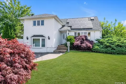 34 Marbourne Rd, Bethpage, NY 11714