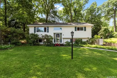 18 Balis Dr, Kings Park, NY 11754
