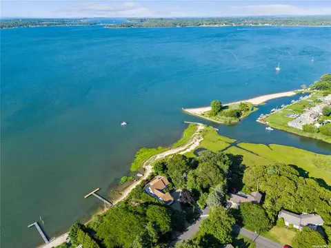 1745 N Parish Dr, Southold, NY 11971