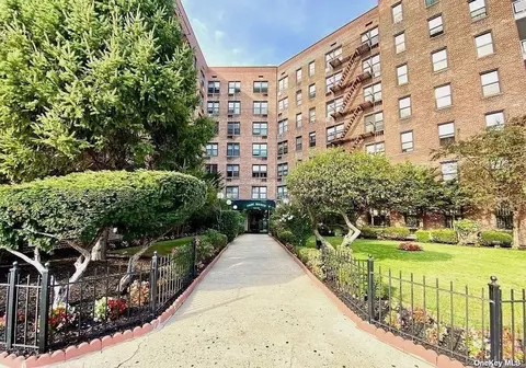 100-25 Queens Blvd #4H, Forest Hills, NY 11375