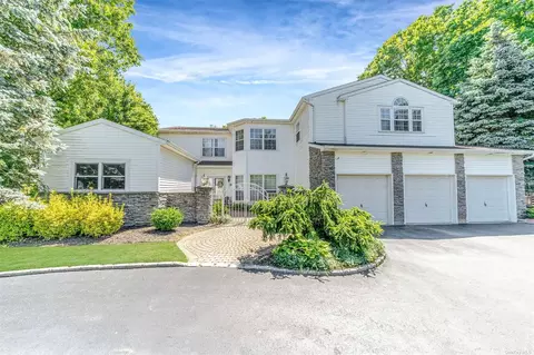 62 Arbor Field Way, Lake Grove, NY 11755