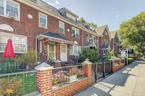 34-27 72nd St, Jackson Heights, NY 11372