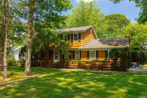 524 Ackerson Blvd, Brightwaters, NY 11718